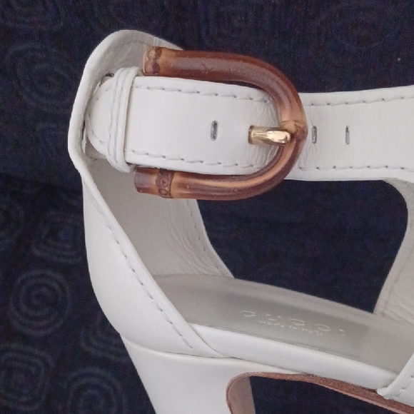 Gucci Cream Block Heel Sandals with Ankle Buckle - Picture 8 of 8